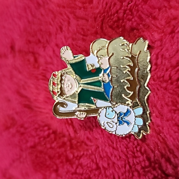 Lightweight Christmas Shepherd Boy at Natvity Pin - Picture 1 of 2